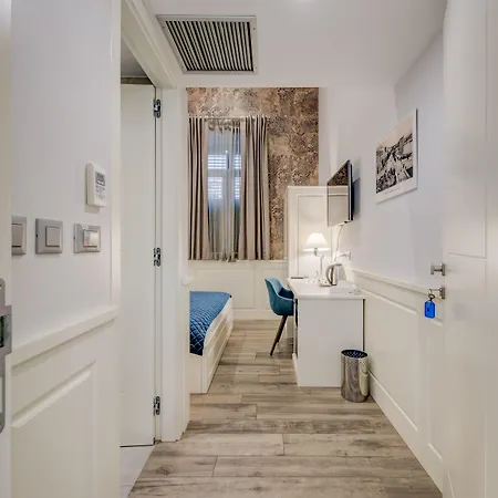 Roko Luxury Πανσιόν