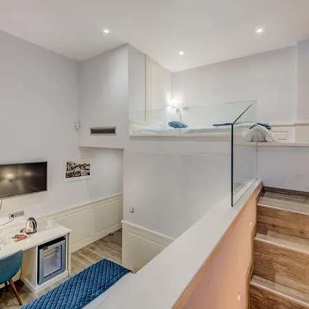 Roko Luxury Πανσιόν 4*