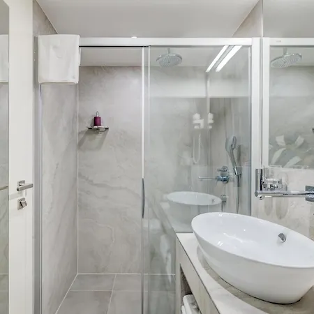 Roko Luxury 4* Сплит