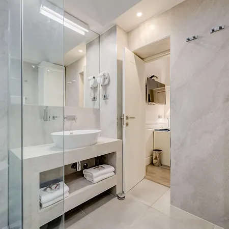 Πανσιόν Roko Luxury 4*