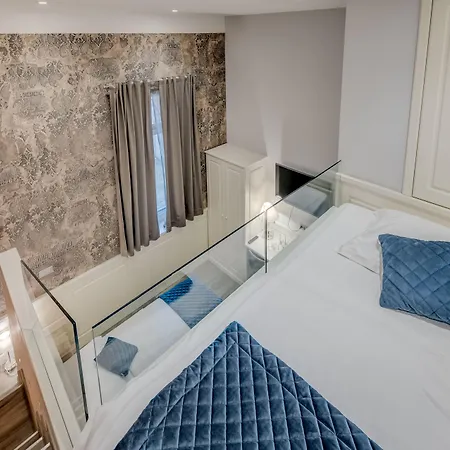 Roko Luxury Πανσιόν Σπλιτ