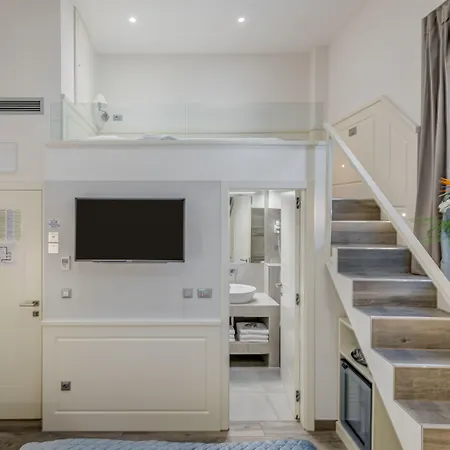 Roko Luxury Πανσιόν 4*